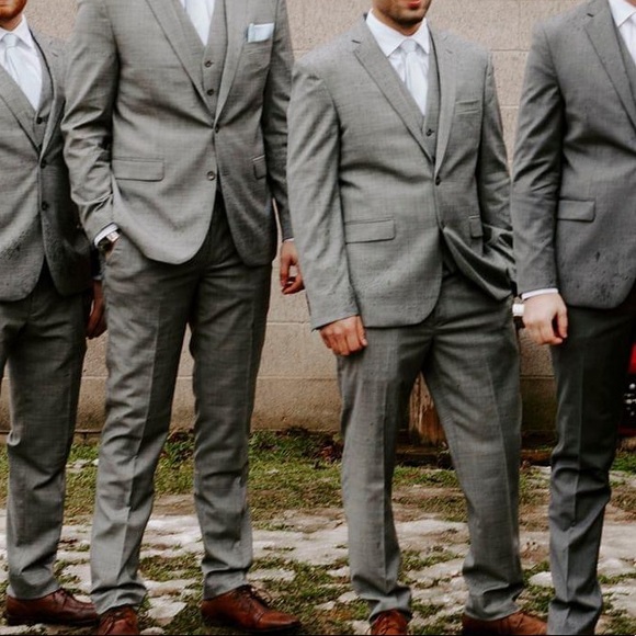 Kenneth Cole Men’s 3 Piece Suit - Picture 2 of 7